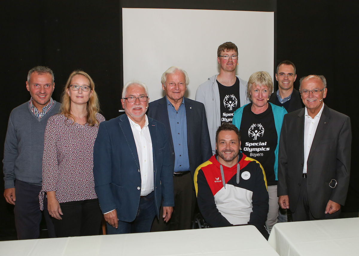 Die Podiumsdiskussionsteilnehmer beim Wolffkran Open