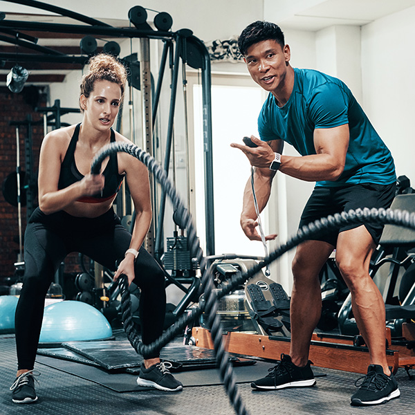 Trainer und Protegé beim Speedropetraining.